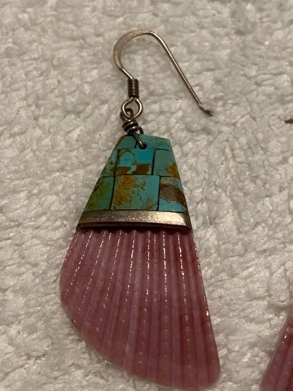 Sterling silver 925 Santo Domingo Turquoise Inlay & Pink Scallop Shell Earrings - Picture 2 of 6